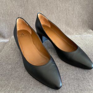 Aquatalia Phoebe Leather Pump, Black Size 8.5